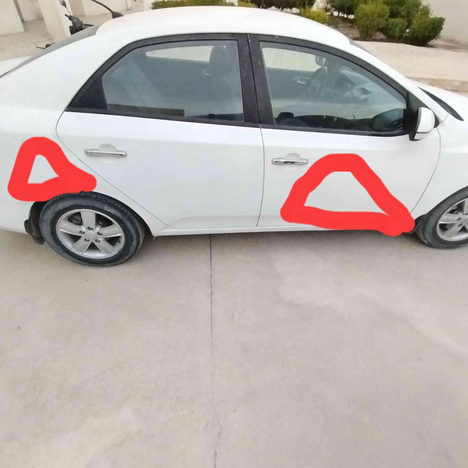 كيا سيراتو للبيع
موديل 2012

مواصفات نص فول

اللون ابيض

بيها قطعتين صبغ بدون دواخل شرط

مؤشرات بالصور

اشاير وسحب بالمرايات

تحكمات استيرن

محرك وكير خير من الله

السيارة مال جناي مال بيت مامتعوبة

*********** 

الشراي يتصل المو شراي لاتعبني ولا اتعبك

مكان السيارة تلعفر
