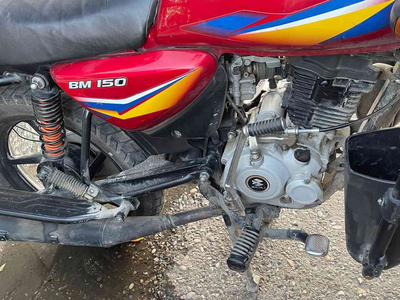 السلام عليكم بوكسر موديل 21 رقم وسنويه لوحات انكليزي تحويل ثاني يوم
الدراجه بيها مكينه مال 23 نظيفه لانضوح ولا تنقيص ولا تبخير
مابيها اي نقص فقط الكيلو متر متوقف
عنوان بغداد حي اور السعر. 1800 وبيها قليل
***********
