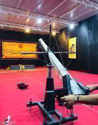 كرين تصوير للبيع صنع ايراني  نضافه كدامك  وياها شاشتين  ينصب ٦متر ال١٢...