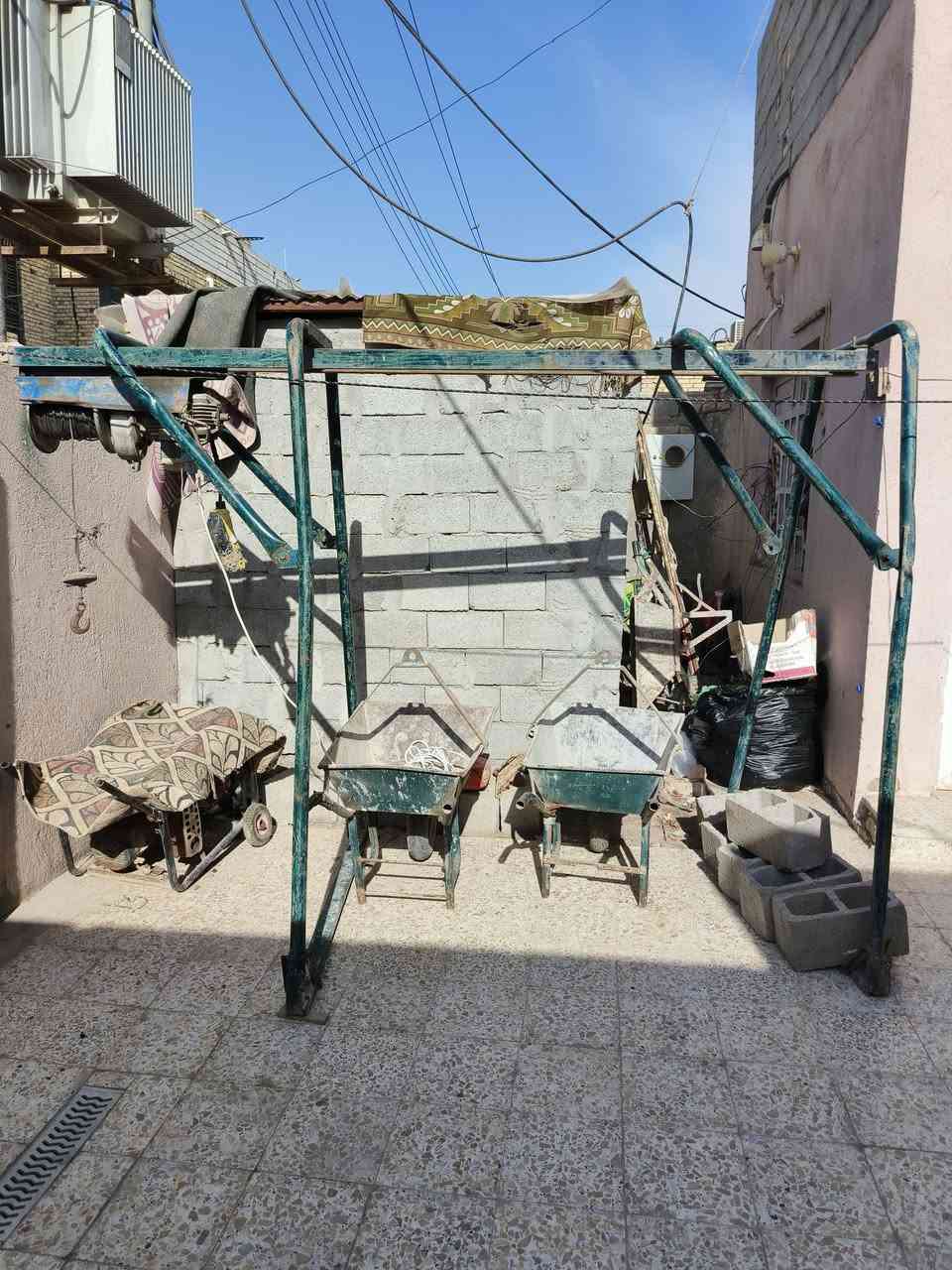 ونج كهربائي البيع كامل ماناقصه شي عرباين 2 وسيار وصباين السعر 450 المكان ميسان العمارة رقم ***********
