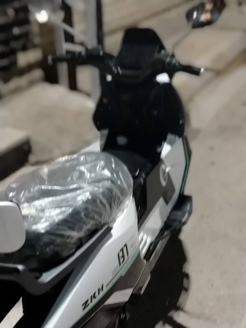 السلام عليكم دراجه اباتشي السرعه 120 حقيقي الدراجه قبل يومين مشتريها رايدها ب300 وعنوان الصحفيين يم قلعه لبنان للتواصل ***********
