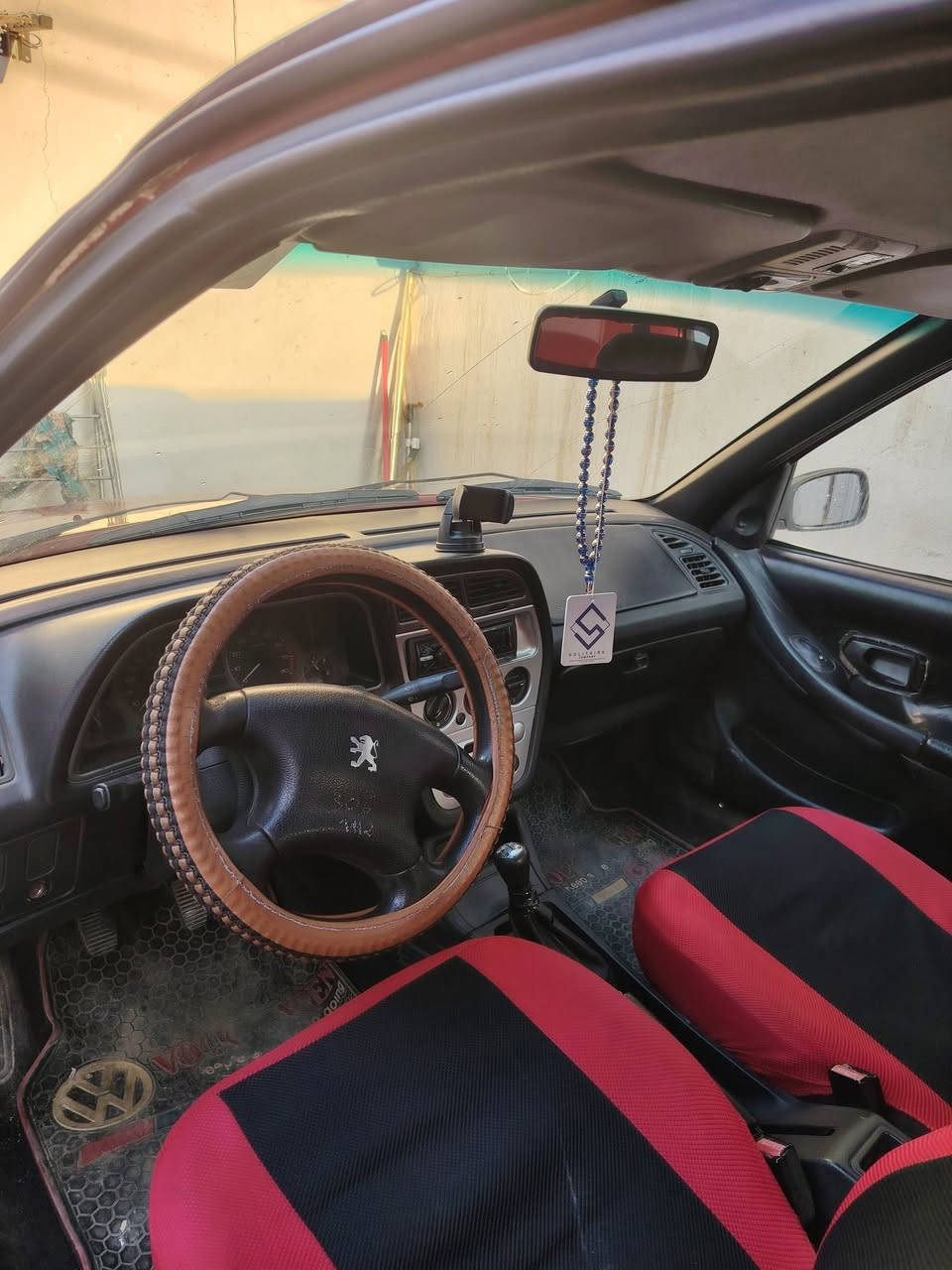 للبيع بيجو ٣٠٦ موديل ٢٠٠٢
السيارة شوفة عيونكم نظيفة وخير من الله صدر امامي خلفي تخم تاير جديد كير محرك خير من الله
تحويل مباشر شوكت متريد رقم انكليزي جديد هزة صاعدة
السعر ٤٥ وبي مجال
الرقم ***********
