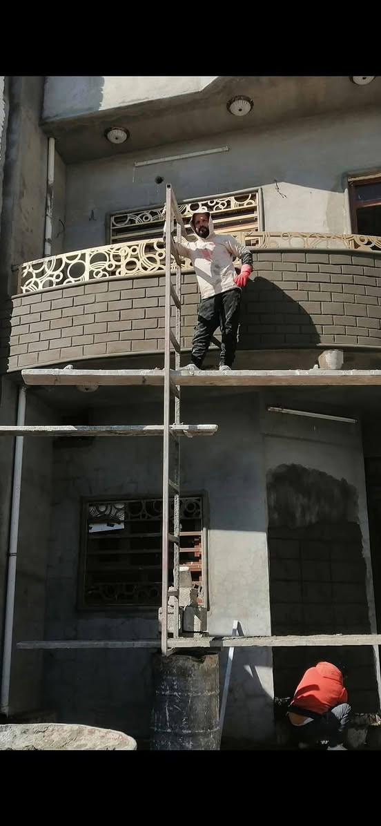 اسطه لبخ متفرخ حاليا شغل درجة أولى
***********
