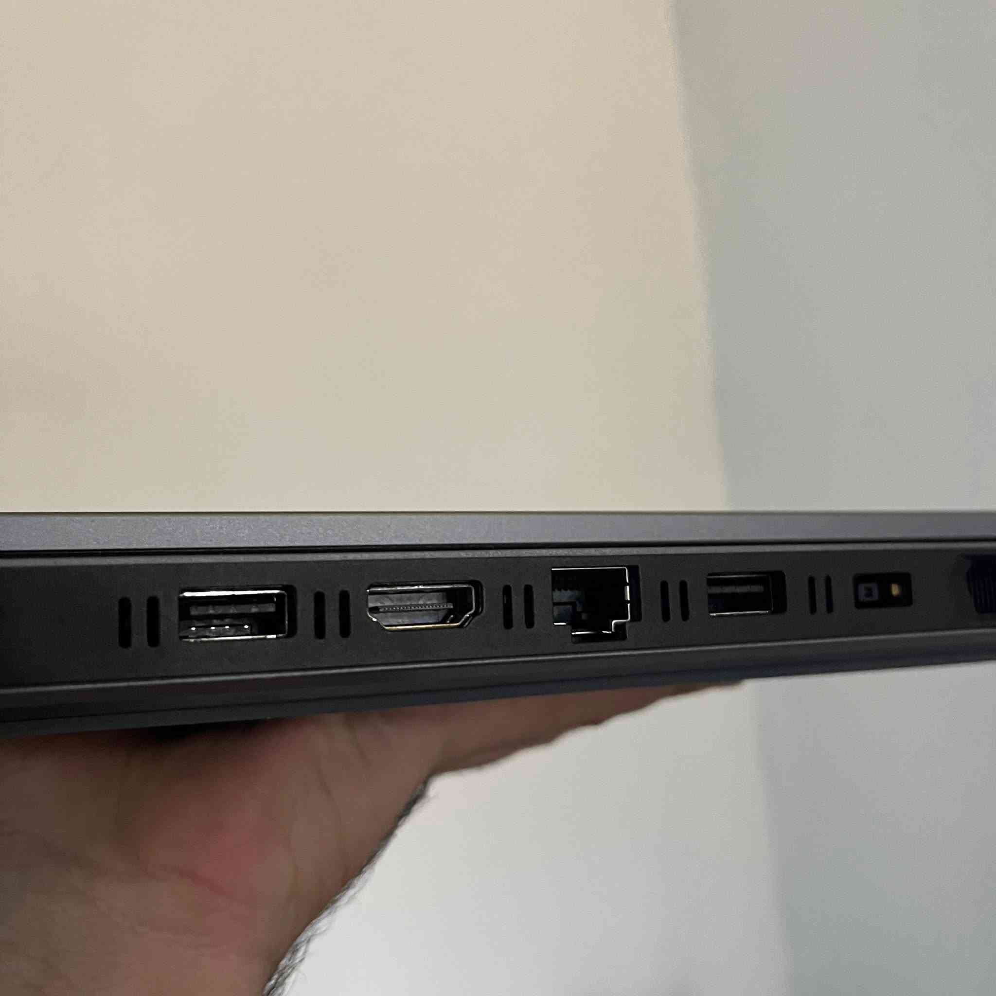 Lenovo LOQ 
استخدام قليل ملحقات كاملة نظافة 💯
17-13650HX
4060 8g 115w 
24 g ddr5 , 1T ssd 
240 W , 144hz
مونتاج العاب راقي 
السعر مليون و 525 , شارع فلسطين
***********
