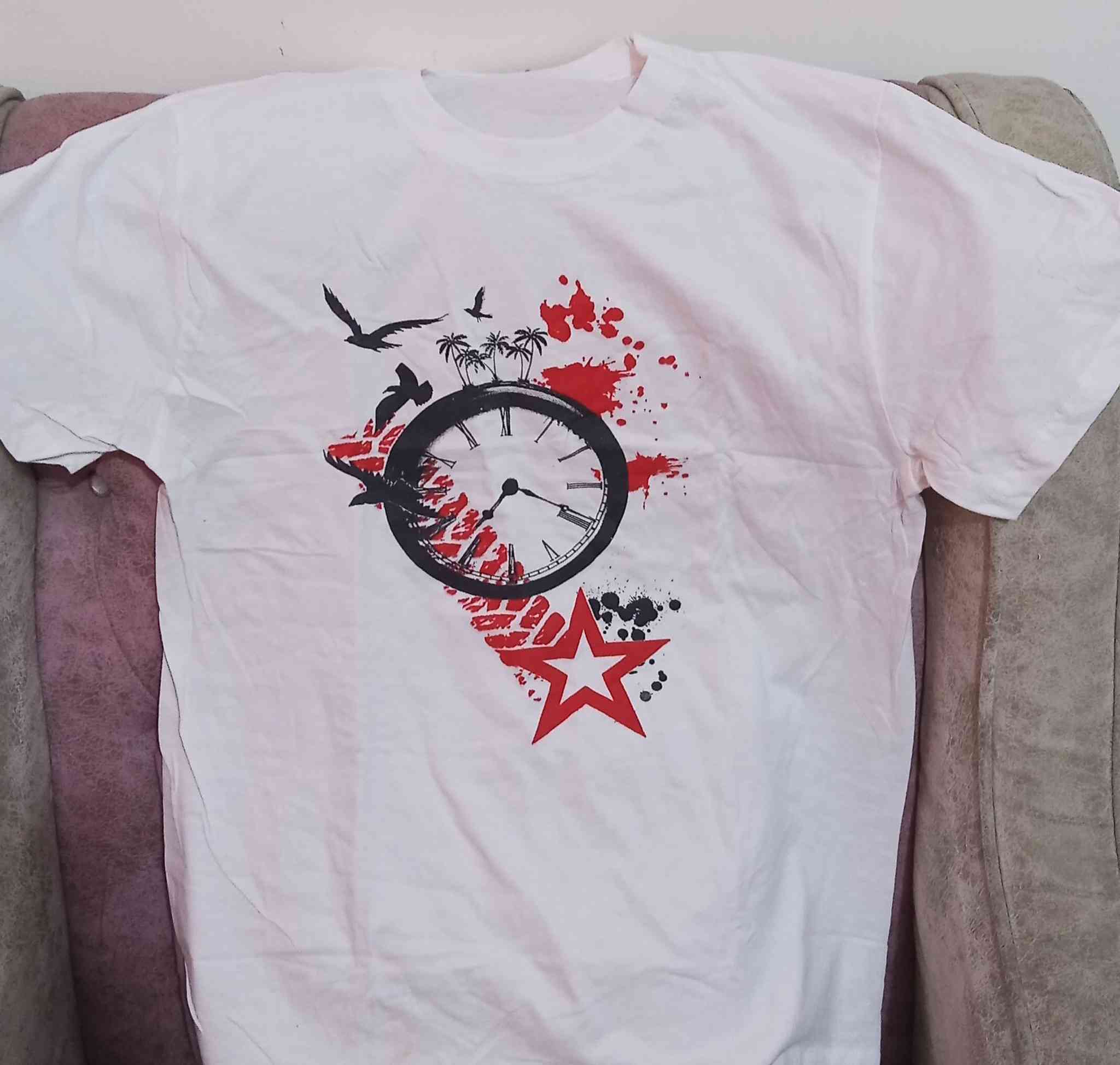 سلام عليكم تشرتات والدي خامه قطنيه باردا ع 3 الف تواصل ع رقم ***********
