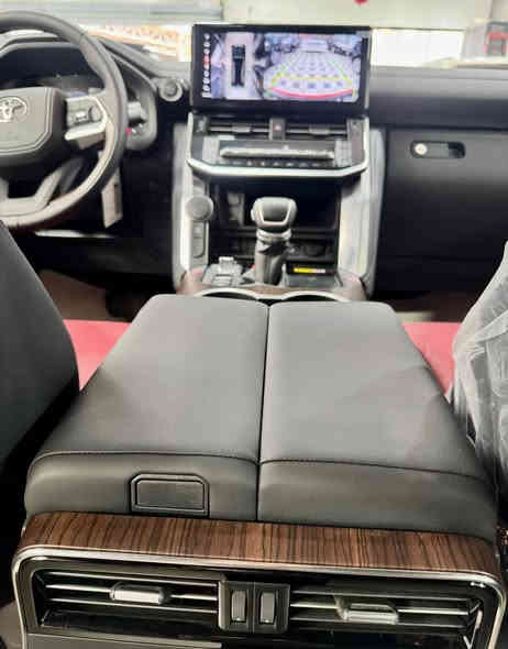 * لاندكروزر GXR لمتد 2025 زيرو  اسود رقم بغداد 
* ⁠سعد العبيدي (7700637589)
* ⁠الموديل : 2025
* ⁠الفئة: GXR / LIMTE 
* ⁠السعر (113 / مليون) مرقم 
* ⁠اللون اسود رقم بغداد 
* ⁠العدد (زيرو)داخل جلد احمر واسود 
* ⁠محرك  6 سلند (4000) 
* ⁠رادار خلفي لد شباك امامي 
* ⁠دوسات جانبية نيكل 
* ⁠كتابات لاندكروز 
* ⁠فدراليات جنطة خلفية 
* ⁠اريل نفكيتر سبايدر شمعة
* دعاميات كت (لحاية) 
* ⁠ترايش ابواب نفخ 
* ⁠ايرباك عدد (8)
* ⁠بصمة تشغيل 
* بصمات ابواب عدد (5) 
* ⁠شاشة امامية كبيرة 
* شاشات خلفية عدد (2)
* ⁠كامرات عدد 4 (360 درجة) 
* ⁠فتحة سقف (سلايت) 
* ⁠كراسي الامامية كهرباء 
* كراسي الامامية تبريد 
* ⁠مقاعد (7) راكب دفع رباعي (4 * 4) 
* ⁠ثلاجة وسطية جنطة كهرباء 
* ⁠تبريد شاشة شاحن واير ليس 
* ⁠حساس امامي خلفي 
* ⁠مري طي كهرباء 
* ⁠وباقي مواصفاتGXR المتد المعروفة 
* ⁠السعر (113 / مليون) رقم بغداد
* بغداد - معارض النهضة - الشارع الثاني - شركة الخليج العربي هـ(***********) بغداد
