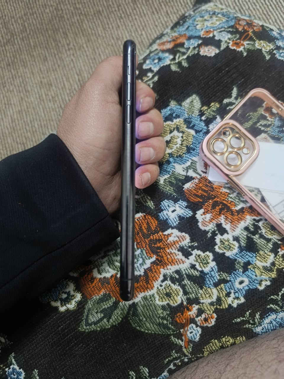 اي فون 11 برو ماكس ضاكره 256 جهاز جديد بمعنه الكلمه استخدام شخصي مبدله بطاريه فقط ول باقي كفاله ***********
