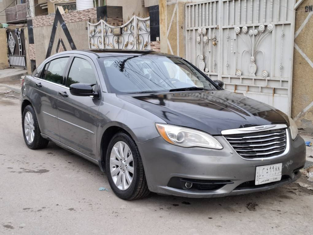 السلام عليكم للبيع c200 موديل ٢٠١٣ فول مواصفات عدا الفتحه محرك ٢٤٠٠ كير ٦ نمر تخم تاير جديد صدر امامي خلفي نظيف شاشه كاميرا بصمه ابواب كشنات كهرباء منظومه زنون صبغ بنيد فقط دواخل كفاله رقم بغداد سياره جاهزه من كلشي السعر ٨٢ وبيها مجال 
مكاني الدوره ابو دشير 
رقم الهاتف *********** بغداد, العراق
