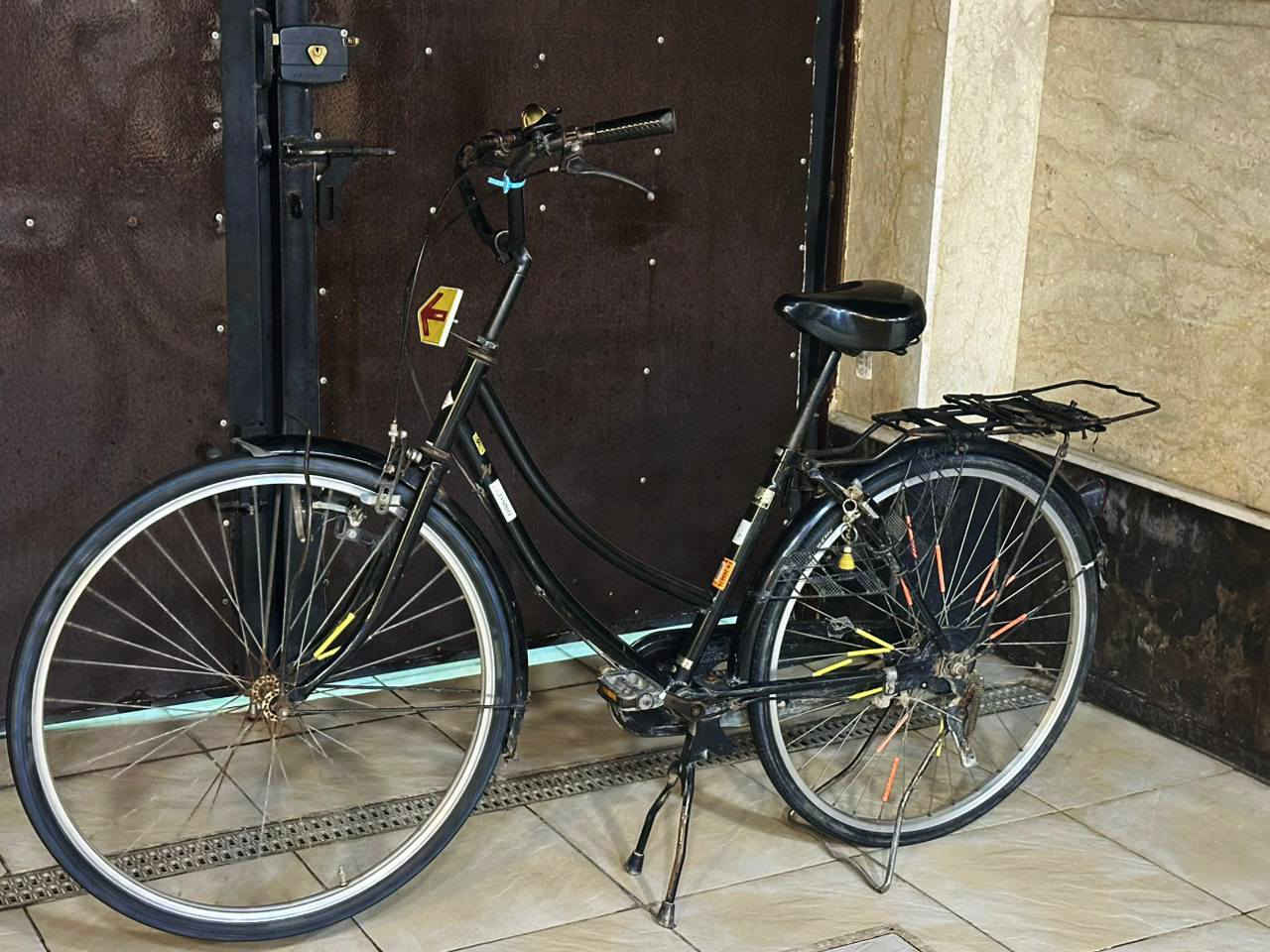 سلام عليكم بايسكل بناتي للبيع الحجم 26 وموديل 2020
السعر ب90وبي مجال بسيط 
العنوان البلديات شارع مصرف 
الرقم/***********
