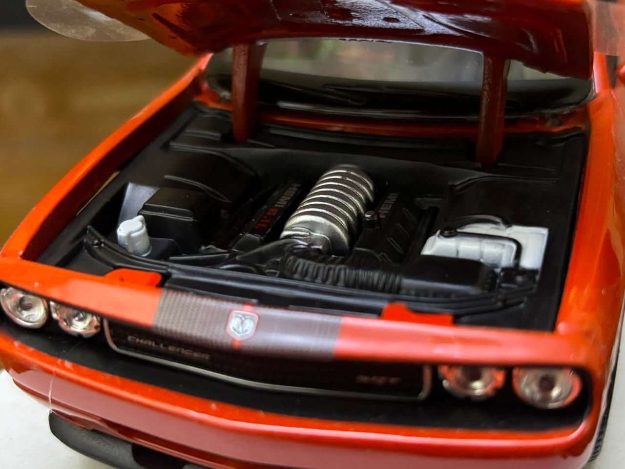 2008 Dodge Challenger SRT
 
.
.
.

أنتجت هذه القطعة بواسطة شركة Maisto 

حجم 1:24

السعر 20 الف 

تواصل على الرقم ***********
