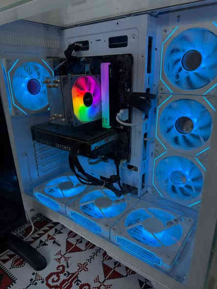 للبيع
I5_11400f
H510 msi  pro
Ram 16g rgb 3200 xpg 
Rtx 3060 12g evga 
Ssd 1tb x-ray 
Psu 750 watt bronze gamdias rgb
Case 4fan rgb xigmatek cyclops

بغداد حسينية الراشدية
***********
