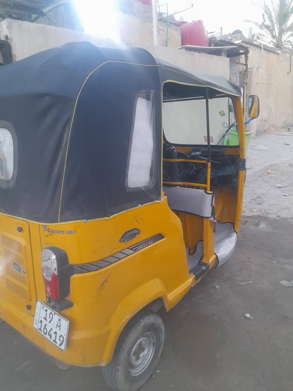 خمسه ونص بيها مجال رقم سنويه *********** هزه داخله مكينه لا تنقيص ولا تبخير كهرباء كلشي شغال شاشه وراديو بلادي شغال مديل ٢٠ شهر ١١ لشراي يتصل بياعه شرايه لاتجون لعبت روحي منكم لن تكسرون بحلال الناس والله مايقبل ولاتبخسو الناس اشيائهم هاذ كلام الله لن الف واحد يتصل يدور طكه نازل والله يحفض الجميع
