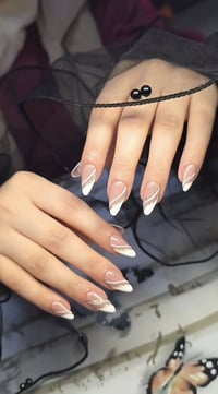 عرض العيد اكرلك مع ديزاين اضفرين 15 الف فقط 💅🏻. ضمان الاكرلك شهر 🩷. ال...