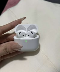 سماعات باله أمريكي Air pods 4 الحديث اصلي باله أمريكي ، باله مستعمل بس...