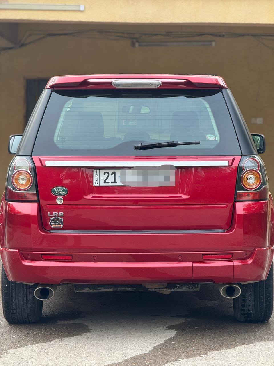 السلام عليكم ورحمة الله..  
سيارةLAND ROVER 2013 FREELANDER LR2
1/1 فول كامل مواصفات .. 
للبيع.. 
سيارة ماشاء الله جديدة بفضل الله ..
السيارة خليجية وكالة سردار مكفوله كفاله عامه
سيارة باسمي .. 
المواصفات ..
١- حساسات امامية وخلفية .
٢- كامرة خلفية .
٣- محرك 2000 تيربو بانزين بحالة جيدة جداً .
٣- كير محرك مكفول 
٤- لايت زنون تحكم عادي و اوتو + زراكات ماء تنظيف .
٥- اشاير بالمري + مري شفط + حساس ضوء مضلل بالمري الجانبية والداخلية .
٦- كراسي جلد شركة وتحكم كهرباء وذاكرة خزن (ميموري) .
٧ - تبريد ثلج 
٨- حساس ماسحات جامة امامية وجامة خلفية .
٩- تحكمات استيرن كاملة + تحكمات وتثبيت سرعة .
١٠- سلايت روف قطعتين .
١١- تخم وسبير تايرات جديد .
١٢ - اربعة انظمة قيادة (غابات + ثلوج + عادي + صحراء ) . 
١٣- حجر بيئة بلادي مامبدل وبحالة جيدة جداً .
١٤ - شاشة دجتال + ديفيدي + بلوتوث + ايواكس . (بلادي)
١٥ - السيارة تشغيل بصمة 
١٦ - الجام فول اوتو .
١٧- السيارة سنوية وهزة جديد . 
18_رقم سليمانيه بسمي
مكان السيارة ديالى 
السعر 165 ورقة وبها مجال جدا بسيط حق الضيافة .. للاسنفسار الاتصال 
***********
