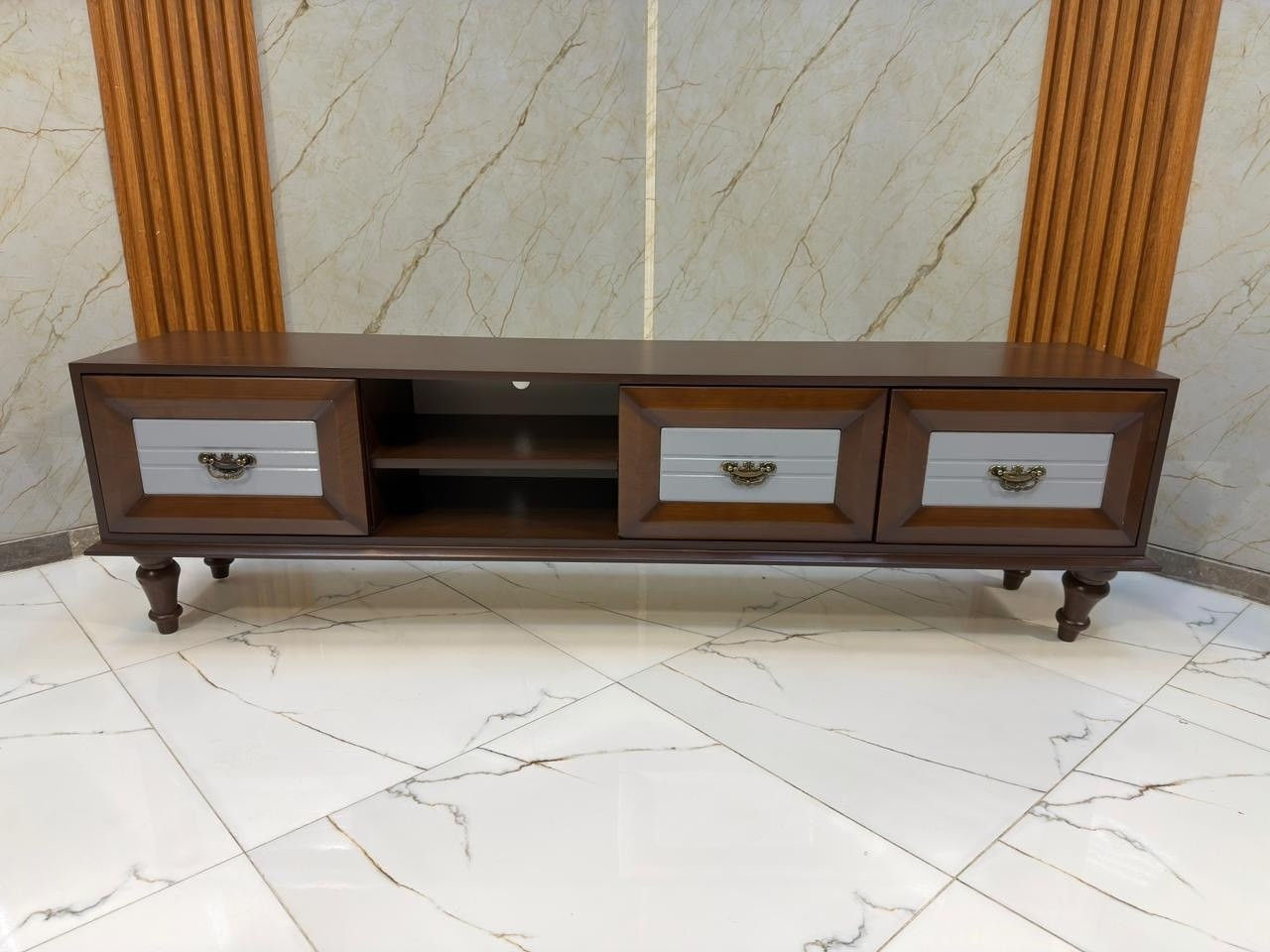 ميز بلازمة قياس ١٨٠ سم 
للحجز والاستفسار ارسل رسالة على بريد الصفحة 
لدينا خدمة توصيل لكافة المحافظات 
 ***********
