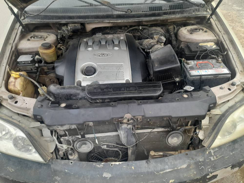 السلام عليكم كيا سيدونا موديل ٢٠٠٥  ٧ راكب صبغ عام اثر جراد محركها لبلادي بدايه كازكيت فقاعه بالراديتر الدهن مخابط وشغاله الكير نظيف تخم تاير حداديه جاهزه مشروع وطني سنويه لغاية ٢٧ .مكلف النشر بغداد الغزالية***********/***********سعر٤٧ بغداد, العراق
