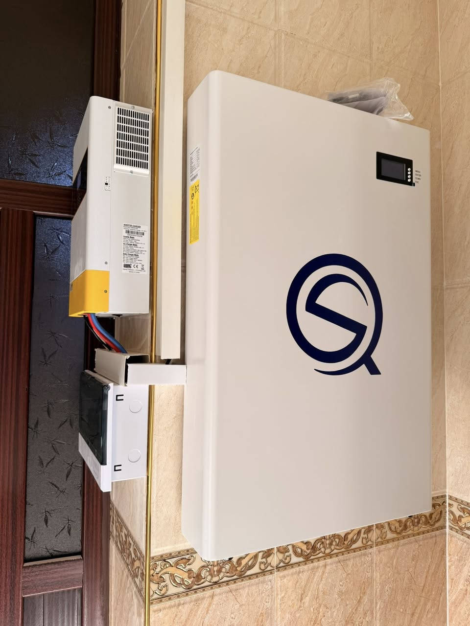 تم بفضل اللّٰه تركيب منظومة طاقة شمسية من قبل كوادرنا في 

#قريةباجوان 

للاخ ::صباح حسن عناد 
  
✅ نظام طاقة شمسية متكامل بأعلى المواصفات

✅فولتية ثابتة 220فولت 
✅كهرباء مستمرة بدون انقطاع 
✅تشغيل تلقائي عند انقطاع الكهرباء

🔵انفيرتر قدرة(6.2) كيلو واط 
🔵الواح قدرة  (640) واط نوع Aiko
🔵بطارية ليثيوم (200)امبير  10KW

✅صيانة فورية بحالة مواجهة اي خلل فني
✅ضمانات عالية وعمر افتراضي طويل
✅خدمات متابعة مابعد التنصيب

نهاري ☀️(10) امبير
ليلي   🌑 (8) امبير 
 
للاستفسار اكثر الاتصال على الارقام التالية 
***********
***********
⚫️#مكتب #باجوان #للطاقه #الشمسيه
