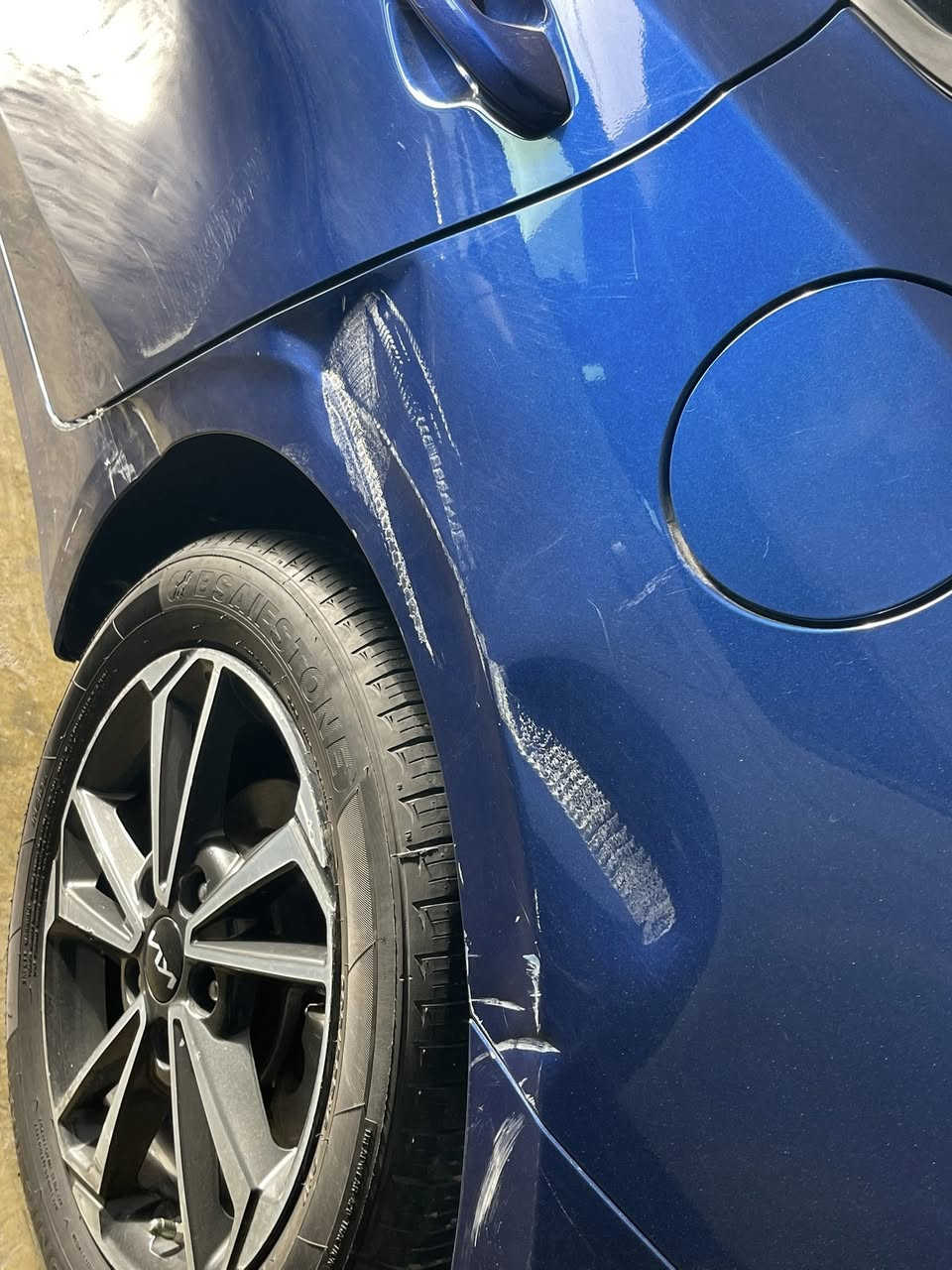 السلام عليكم للبيع فقط كيا فورتي 2023 وارد أمريكي بيهة صبغ جاملغ أو بنيد مكينة 2000 دوش كير AT ماشية 40 ألف كيلو متر 
مواصفات LX بيهة نواقص بصيطة 
أي ستفسار متواجد واتساب 
***********
***********
‪0 772 415 0834‬
رقم بغداد مشروع وطني الجديد 
السعر ١٣٠ بيهة مجال قليل 
عنوان السيارة بغداد الكرخ
