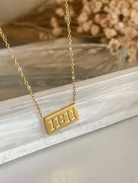 قلادة 11:11 • ستانلس ستيل • طلاء ثابت