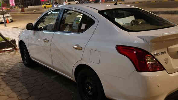 سلام عليكم صني هندي مديل 2021 كفاله عامه بيه بارد شي قليل كلش موضح بلسونار السياره ماشيه 127 الف حداديه 90% باتري جديد تخم تاير جديد السياره ستوني مسويله ادامه 👌🏻
السعر 110 قفل لا اتعبك ولا تعبني 
للستفسار ***********
