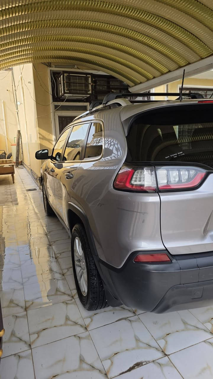 للبيع فقط. 
جيب (بزون) موديل ٢٠١٩ كفالة عامة من الصبغ محرك ( 4 ) 2400 . المرغوب . يعني انسى صرف . 
كفالة.  كير . محرك . كشر . 
لايت زنون .. هندبريك بصمة .. 
غرفتها جديدة جداً . تحكم مقود .. تخم تاير .. محرك جديد مامفتوح . 
كلشي شغال بيها .. ماشية ١٤٠ بأسمي رقم بابل الجديد . 
{138} وبيها مجال . صور الحادث مرفقة مع المنشور .


**إذا كنت صاحب هذا الإعلان وتريد حذفه لأي سبب، رجاءا أرسل رسالة إلى الدعم الفني**