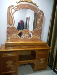 ميز • درجة أولى • ١٠٠