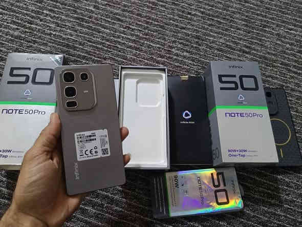 السلام عليكم
انفنكس نوت 50 برو
مستخدم سبوع فقط لوك

شاشة اموليد بتردد 144 هيرتز

ذاكرة 256 عشوائية 16

بطاريه 5200 ملي امبير

شحن سريع 90 واط

الجهاز نضيف جدآوجديد كامل الملحقات 
السعر 260 الشراي خاص او يتصل *********** عمارة
