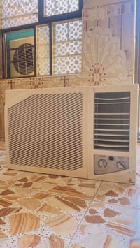 مكيف • نضيف • طنين