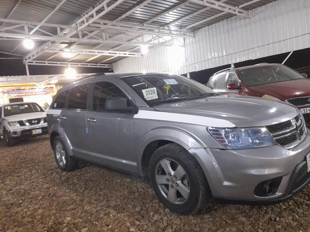 السلام عليكم للبيع دوج جورني موديل ٢٠١٨ فول مواصفات رقم كربلاء دولي بسمي مشروع وطني السياره مكفوله من الضربه مكينه كير صدر تخم تاير دوشمه تبريد كله جديد مال جناي سياره جديده معنه الكلمه السعر ١٢٠ وبيه مجال للشراي الستفسار ***********
