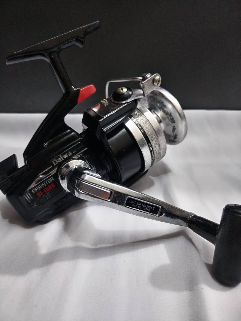 اللهم صل على محمد وآل محمد 
   السعر ٥٥ ألف 🔊🔊 قفل 
دايوا سبرنتر DX St -1500
الماركة: Daiwa
الصنع: ياباني 🇯🇵🇯🇵
 ( للأنهار والبحيرات)🎣🎣
المكينه معدن قوي وصاحب العمر الطويل
مكينه كلاسيكية 
سعة الخيط تقريباً:
  30 .ملم = 220 متر
  50 .ملم = 150 متر
  40 .ملم = 280 متر
الحالة: نظيفة جداً  جداا ٩٥٪
الاستخدام: صيد نهر، شط، بحيرات


**إذا كنت صاحب هذا الإعلان وتريد حذفه لأي سبب، رجاءا أرسل رسالة إلى الدعم الفني**