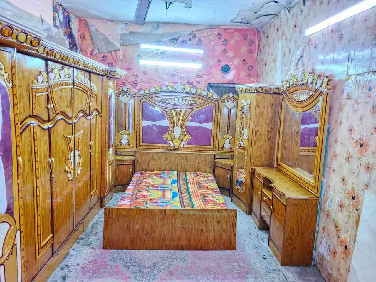 غرفة اخشاب صاج الزاوية فر موديل حديث نضيفة جداً استخدام قليل السعر 650 العنوان بغداد وعندي توصيل متواجد واتساب ‏‪***********‬‏
