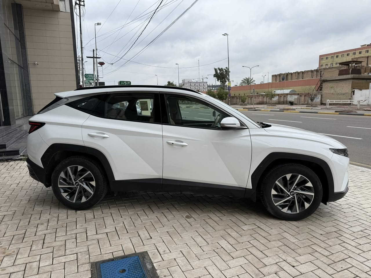 السلام عليكم 
توسان خليجي ٢٠٢٤ ضمان شركة الاولى مكفولة كفالة عامة بارد الصبغ و الرصعات حالوب السيارة جديدة حيل على وضع الزيرو ماشية 31 الف حقيقي 
مكينة 2000 دوش مكفول من الفتح و الرواجز 
كير كهربائيات تبريد كله كفالة 
بصمة تشغيل عن بعد اشاير بالمري و مري كهرباء اريل نفكيشن كشاف حساس امامي خلفي لايت زنون و بكلايت ليد 
ويل كب ١٨ هاند بريك كهرباء اوتو هولد انظمة قيادة كروز سرعة شاشة كامرة خلفية دوارة تبريد قطعتين بردات خلفية شحن واير لس و منافذ شحن تايب سي ويو اس بي داخل اوف وايت 
مكان السيارة زيونة او الكرادة
السعر 210 و بيها مجال بسيط  
***********
