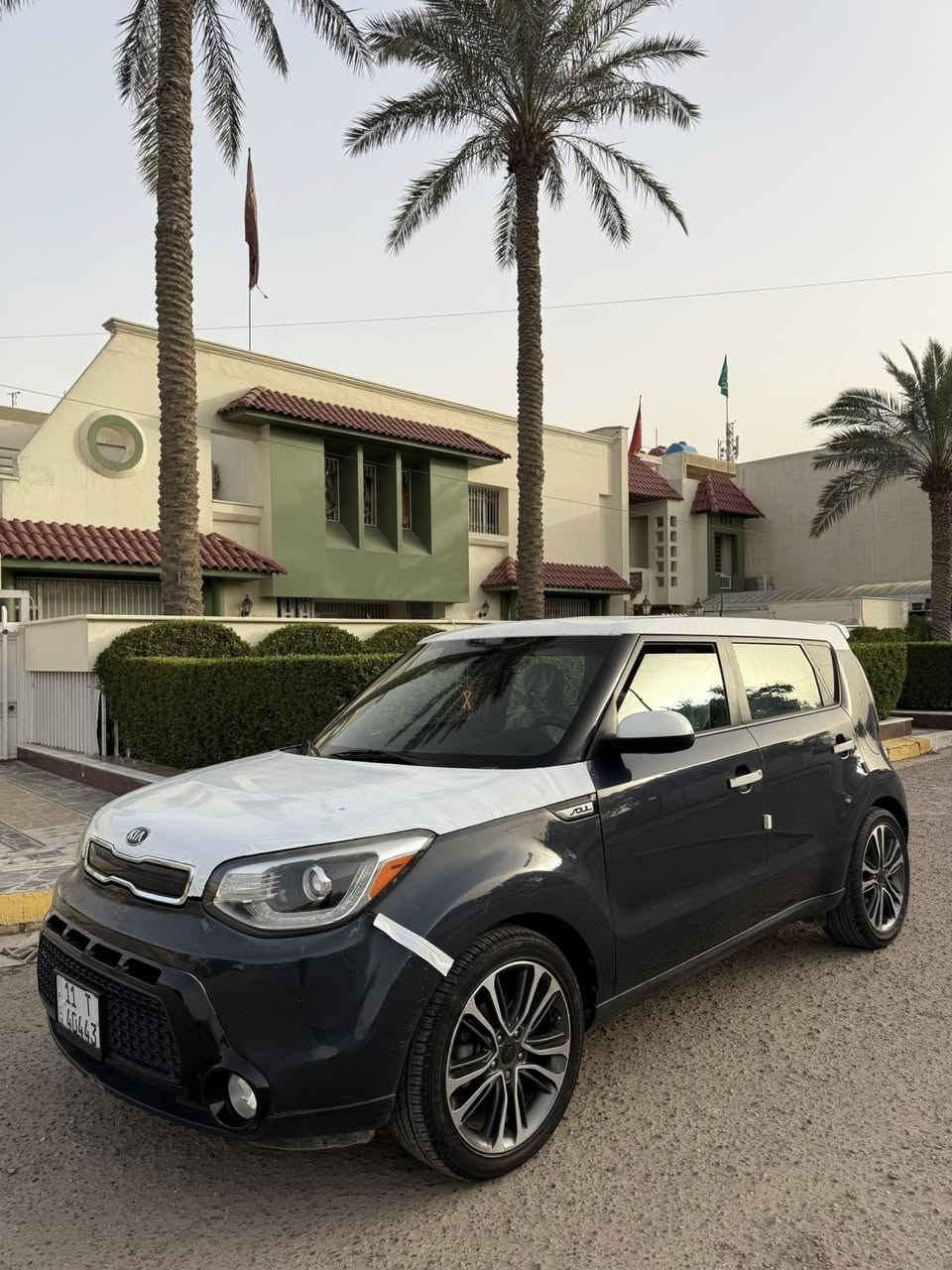 سلام عليكم
سلام وعليكم كيا صول موديل ٢٠١٦ الحادث امريكه بنيد فقط
وهنا بل العراق صار بيه بابين وجاملغ اثر شخط بدون دواخل
وسونار مرفق بل منشور وكلشي واضح كدامك  
فول مواصفات عد الفتحه ولبصمه 
تو كلر يعني قماره بيضه بلاديه 
مكينه ٢٠٠٠  مكفوله
 لاتبخير لاتنقيص مكفوله
شاشه اصليه كامره دواره 
كشن السايق كهرباء 
كشنات جلد اصلي داخل لونين  وبعد بيه هواي مواصفات 
تحكم ستيرن 
ويل جبير 
سياره ماشيه حقيقي ٩٠ الف 
 رقم بغداد نكليزي تحويل ثاني يوم هزه جديده 
سعر (107) وبيه مجال حك جيه
مكاني بغداد الرصافه 
*********** الشراي يتصل
