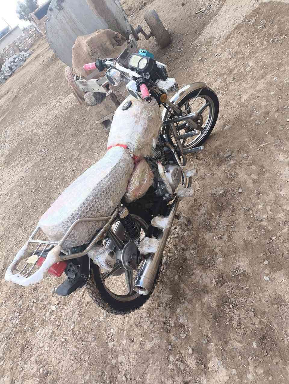 ماطور البيع موديل ٢٠سعر ٣٧٥وبيه مجال


**إذا كنت صاحب هذا الإعلان وتريد حذفه لأي سبب، رجاءا أرسل رسالة إلى الدعم الفني**