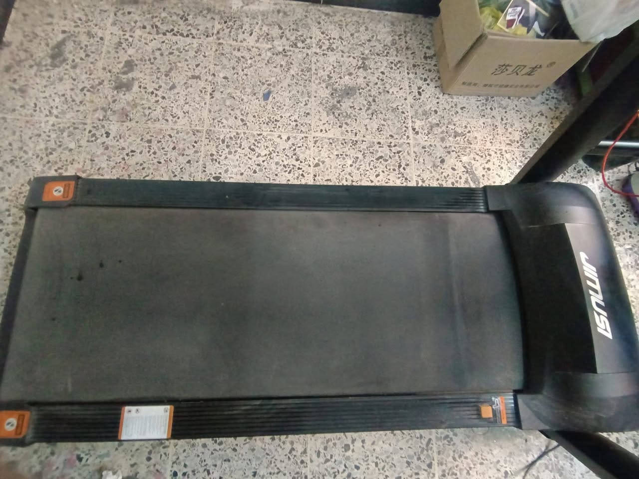 السلام عليكم
جهاز جري ماركة jimusi  للبيع 
فول مواصفات جهاز مال قاعات   وزن ١٨٠ فعلي
جيلي دبل ماطور 
جهاز الشحوم 
 شاشة لمس 
(((( الماطور عطلان )))) 
بسبب عدم الاستخدام 
ممستعمل كلش قليل  
اي استفسار اني حاضر 
***********

