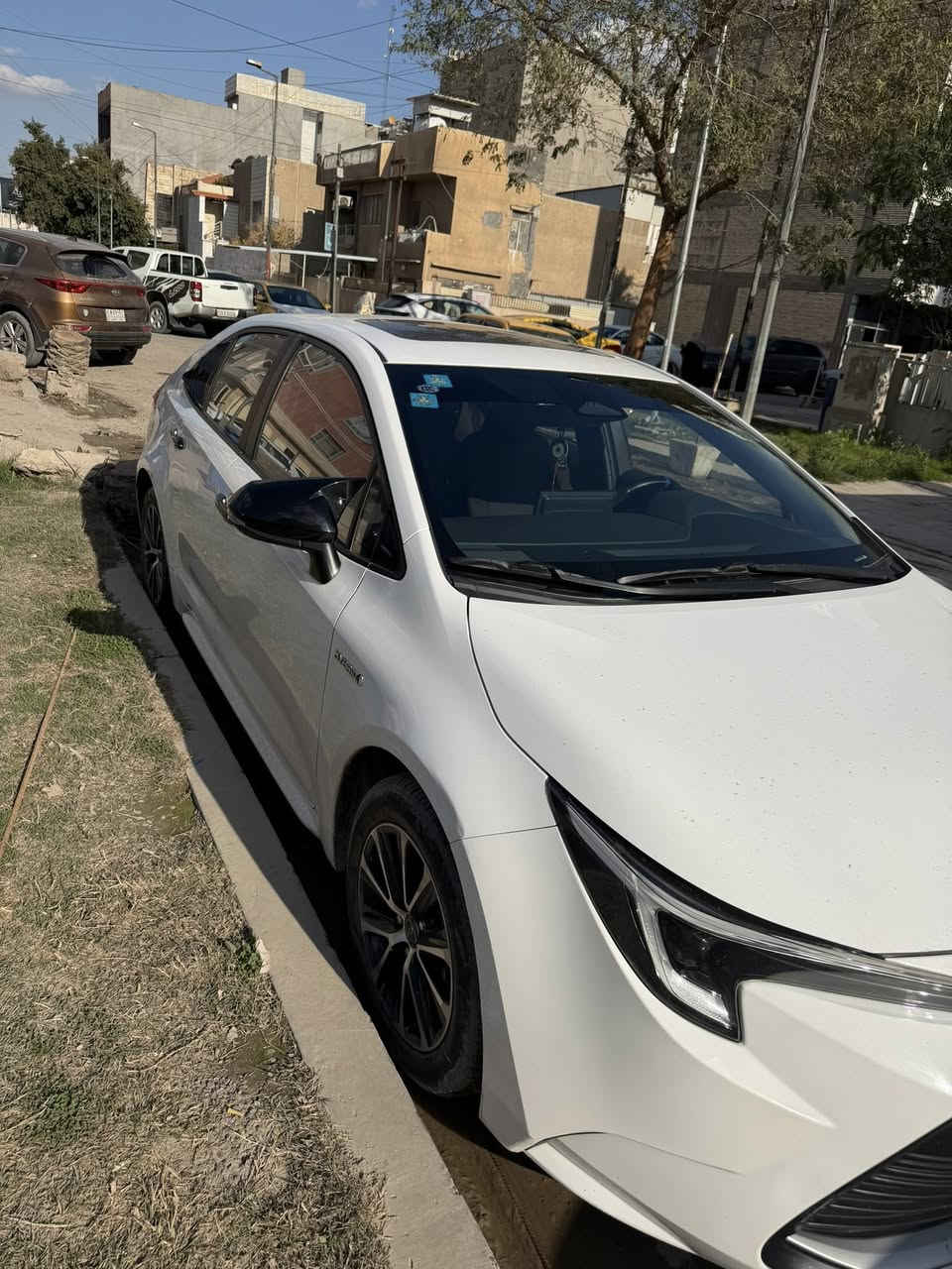 السلام عليكم
تيوتا كورلا هايبرد 2024 صيني 
ماشيه 27 كم
مواصفات 
فتحة 
بصمة تشغيل وابواب 
رادار 
كروز سرعة 
قطعتين تبريد 
تحديد مسار 
تحكمات 
اوتو هولد 
شاشة كار بلي 
كفالة سيارة 
مكاني بغداد  بسعر 152 ***********
