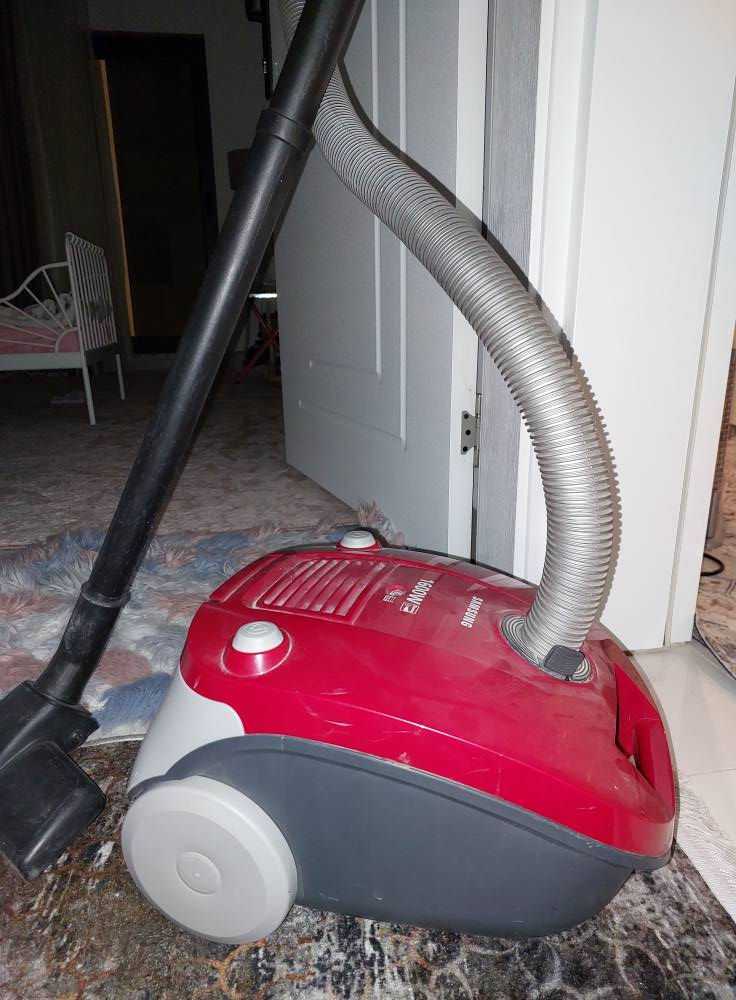 مكنسة كهربائية كلش نظيف ومابي اي عيب ويشتغل مثل الورد 
*********** كركوك, العراق
