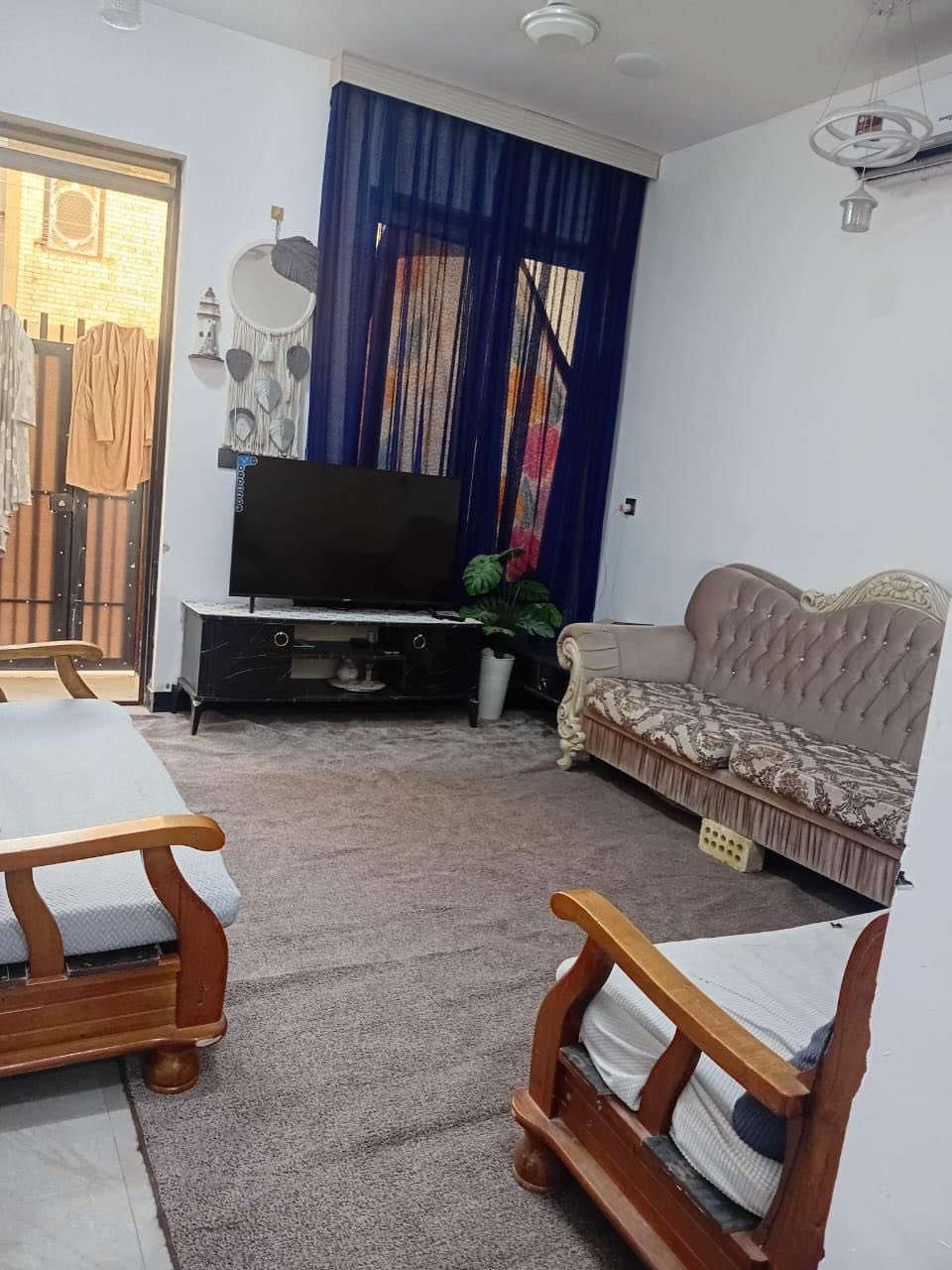 قنفات خشب ٦مقاعد جدد حتى خشبهم يلمعب٢٠الف مكاني الدوره ***********
