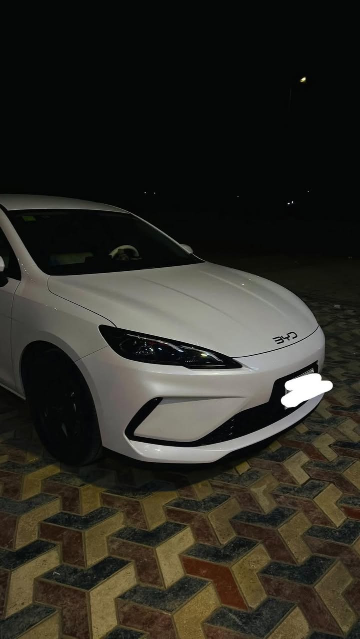 السلام عليكم BYD SEAL 5 ستندر مواصفات معروفه بيها رقم شمالي زيرو بعدها مماشيه هواي داخل ابيض تحكمات كرت شاحنة سريعة بيها ب  ساعه ونص تفول شحن 

*********** مكانها كربلاء
