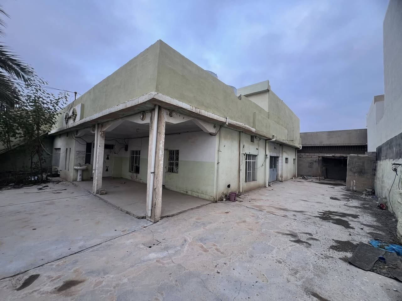 بيت 500متر في منطقة يايجي قرب المدرسة الاسلامية السعر 145
***********
