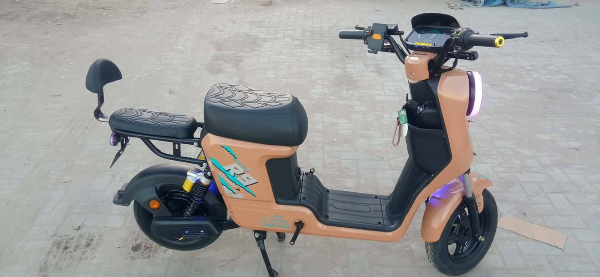 السلام عليكم
ار 9 مديل 26 الحديث 

5بطاريات دبل حجم كبير 32 امبير وينلي الاصلي 

4نمر سرعه 109 سرعه حقيقيه 70 

كهربائيات كلهه شغاله دبل اشاره لايت عالي وناصي اشاره يمنه ويسره هورن بلوتوث 
دراجه مستخدمه 20يوم فقط ماشيه 45كيلو  وياها سويجين وبصمه وكارت شاحنه رقميه الاصليه ابلاد 
بيع مستعجل السعر500  وبيها مجال قليل حك الجيه بيع مستعجل 
عنوان بصره دور الشرطه قرب المعارض الجديده على شارع القائد 
واتساب***********
