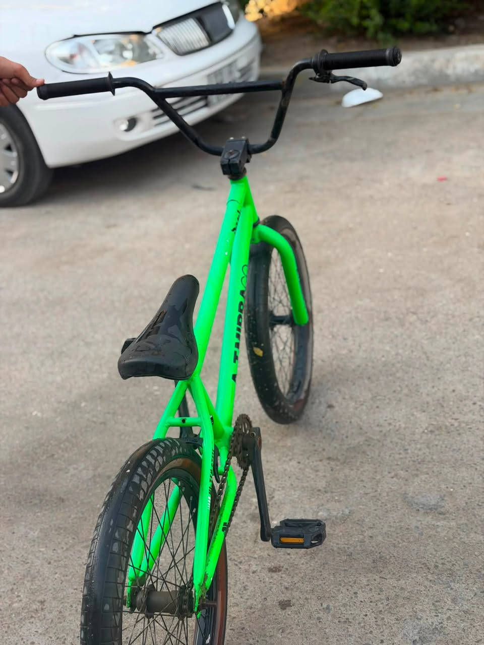 للبيع BMX مكاني بغداد باسكل تتونس بي كشن بلادي موجود صارله فتره متروك عندي وماطلع بي قليل الله شاهد نظيف جدا  
السعر 125 وبي مجال 
الرقم ***********
