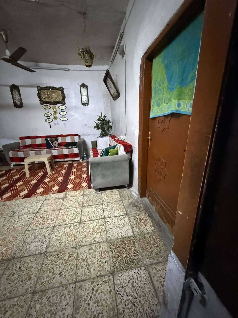 السلام عليكم بيت للبيع في محله القره غولي المساحه 134 متر بناء 67 متر والباقي ترك مثل ما اموضح بل صوره واجه 4 متر سند مستقل بسم شخص واحد الاستفسار ***********
