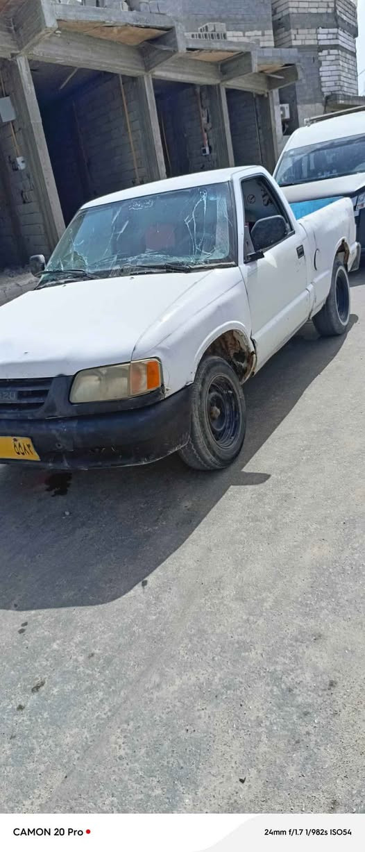 بدون راعي ولاتحويل وبدون سنويه 
جماعه المخضر سعره سعر دراجه شحن حداديه توب باور كله شغاله دواخل نضيفه 
بصره شط العرب گير عادي حتي طفل يسوقه *********** سعره ٩ وبيه البصرة, العراق
