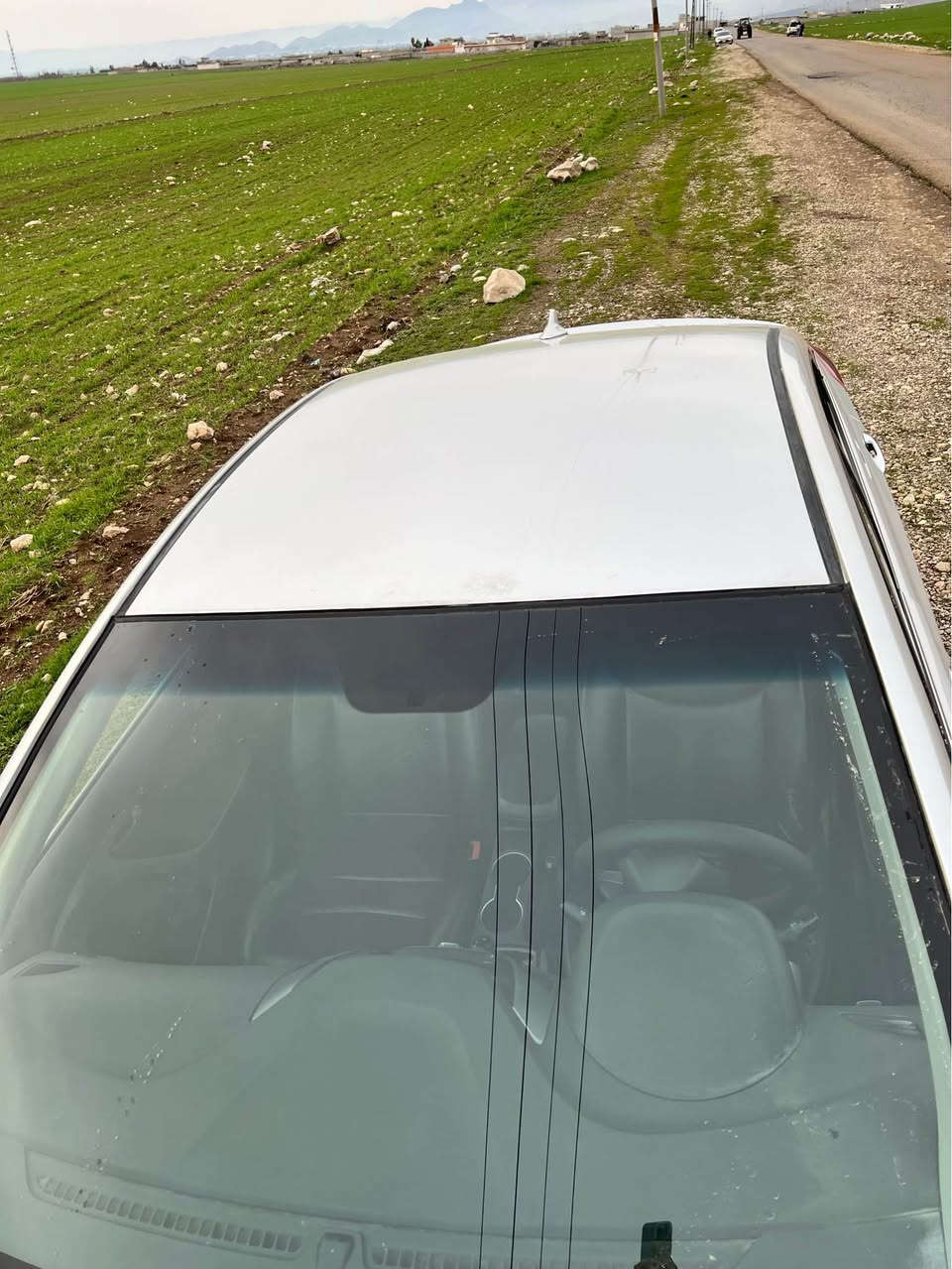 هۆندا ئەلێنترا مۆدیل 2016
سەیارەکە بڕاوەیە فولە بەس سلایت نییە 
بێ دەعموو لێدراو
 مەکینە 16 
سەقف حیزامە بەس سەقفی بۆیاخ نییە
دەبڵ گێڕە (عادی + ئۆتۆماتیک)
ئاوێنە شەفت و کارەبایی
حاسە پێش و دوایە
ئیکۆ + تڕاکشن (دژە خلیسک)
سوکان ڤۆلیۆم + سوکان هیتەر
تەحەکوماتی سوکانی هەمووی ئیش دەکات
تەبرید سارد و گەرم نیزام سپلیتە
تەبرید مەرکەزییە 
بیلاد ئایپادە + کامیرەیە
کوشن جڵد و هیتەرە
122 هەزاری حەقیقی ڕۆیشتوە
سەیارەکە بێ عەیب و عارە
هەموو گیانی بەشەرتە 
 سعریشی 58گەڵا و معامەلەیەکی کەم 
موشتەری تەلەفۆنکە جوابی نامە نادەمەوە
لەگەڵ ڕێزدا…!
ژ.م خاوەنی//*********** رانية, السليمانية
