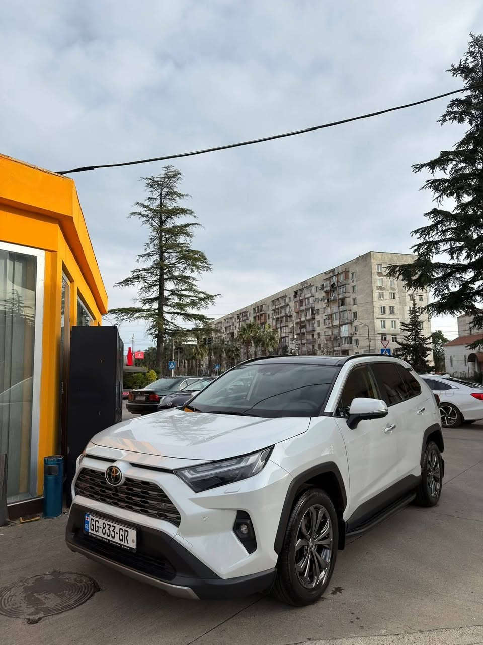 السيارة للبيع في جورجيا تبليسي العاصمة الجورجية 🇬🇪 🇬🇪
تويوتا RAV4 موديل 2024 
بحالة ممتازة، 
المسافة 18500 
المعروضة بالسعر جورجيا 173ورقة


**إذا كنت صاحب هذا الإعلان وتريد حذفه لأي سبب، رجاءا أرسل رسالة إلى الدعم الفني**