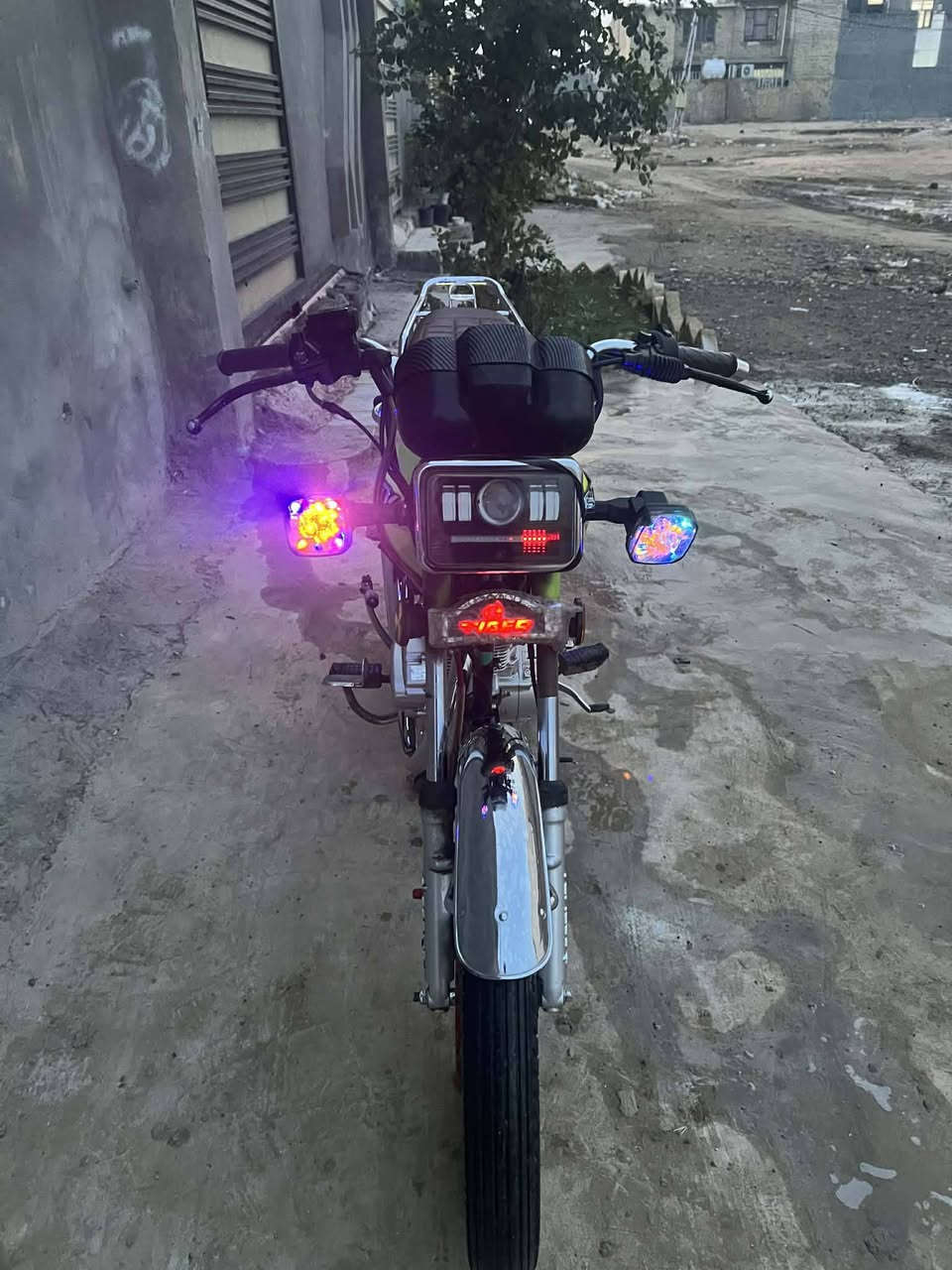 السلام عليكم تايكر 24  أوراق بغداد مكفولة  الدراجه نضيفه كلش غير متواجد خاص السعر 750
***********
