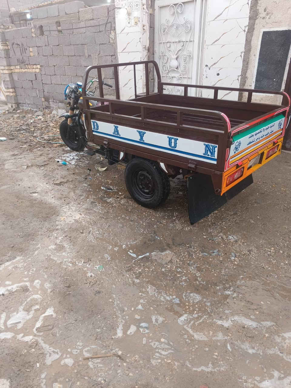 للبيع موديل 2012 رقم ابيض ***********
