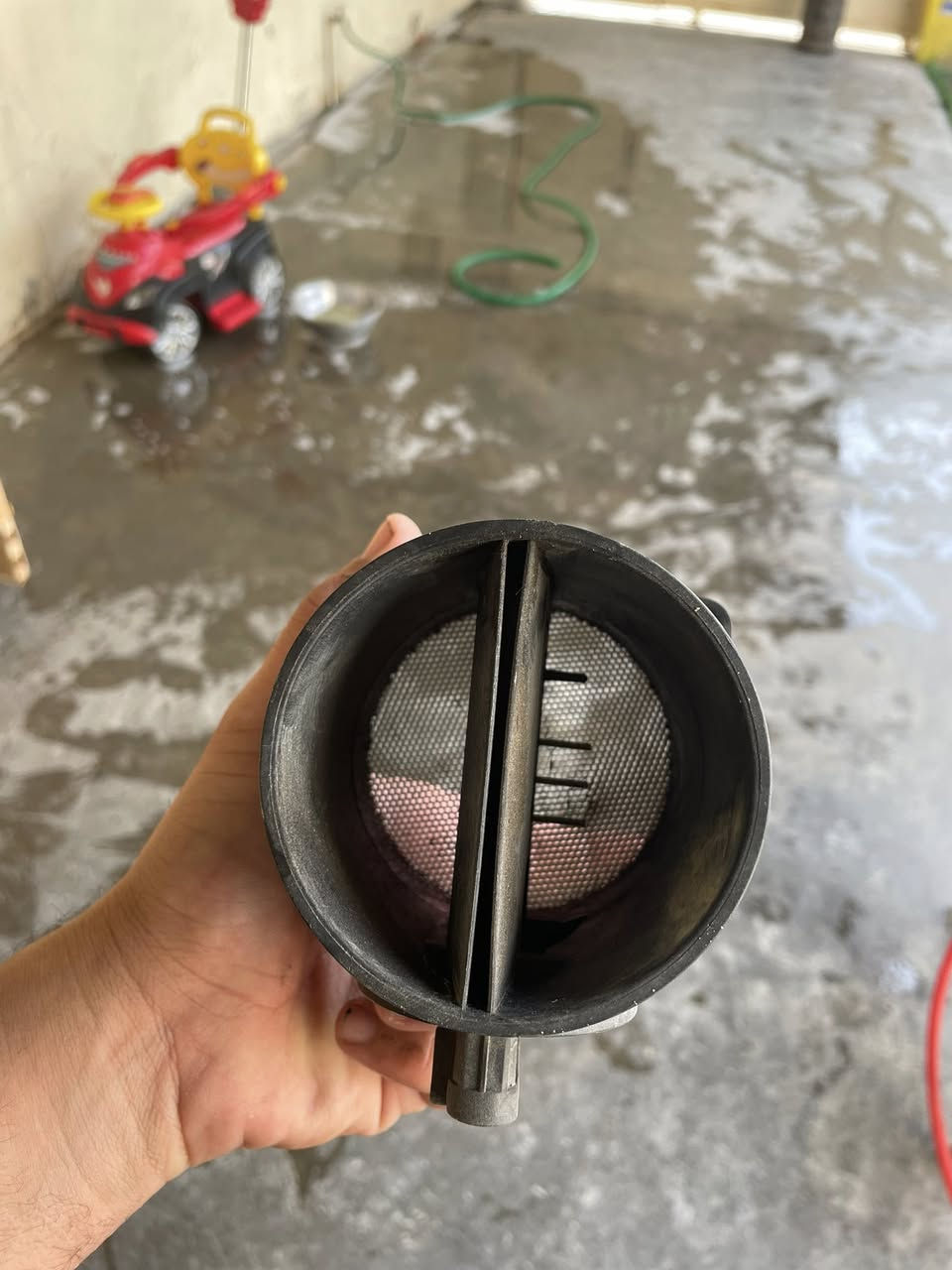 السلام عليكم
جويتر ازيره 2700 شغال شرط الفحص 
مسطره بخاخات كامله جديده ستوني فاتحه من مكينه حاويه 
ايرفلو شغال شرط الفحص 
حساسات vvt  جدد شرط الفحص 
حساس طرق عدد 2 شغال شرط الفحص 
رايدهن  ب200 الف 
***********
مكاني بالنجف
